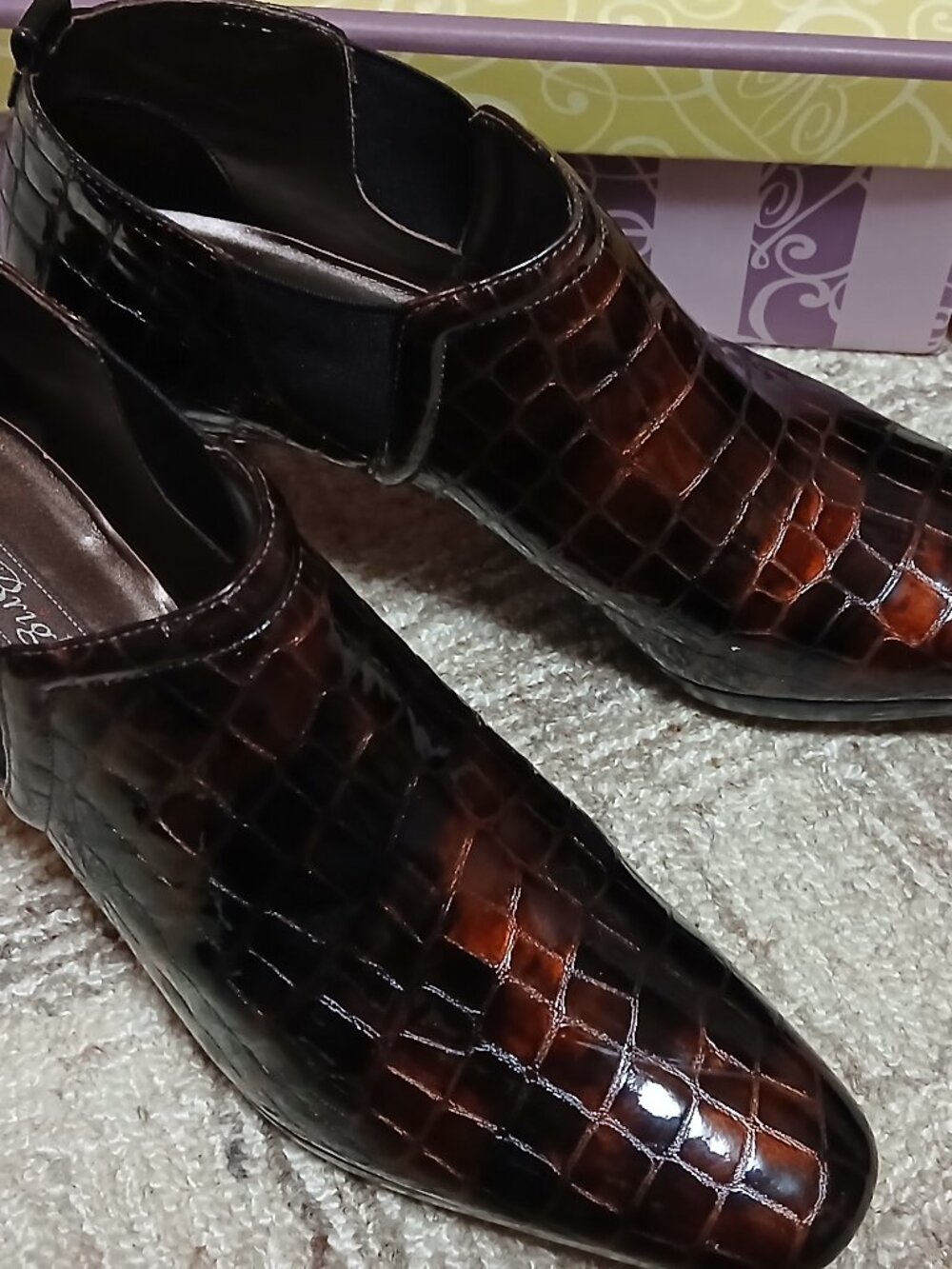 BRIGHTON Trill Cognac Color NWOB Croc Pattern Leather Ankle Boots Size 8
